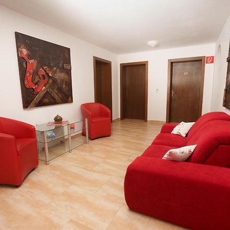 Hotel Kuenstleralm คาพรูน ภายนอก รูปภาพ