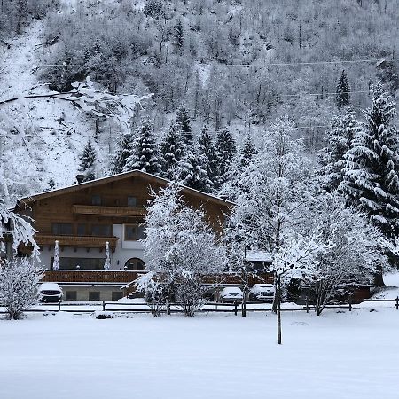 Hotel Kuenstleralm คาพรูน ภายนอก รูปภาพ