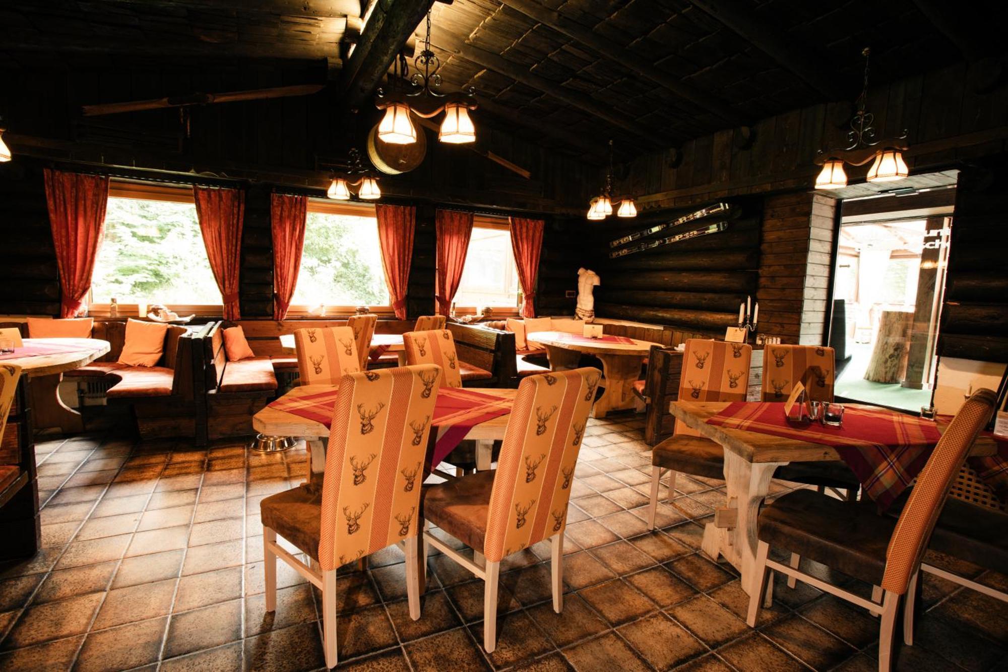 Hotel Kuenstleralm คาพรูน ภายนอก รูปภาพ