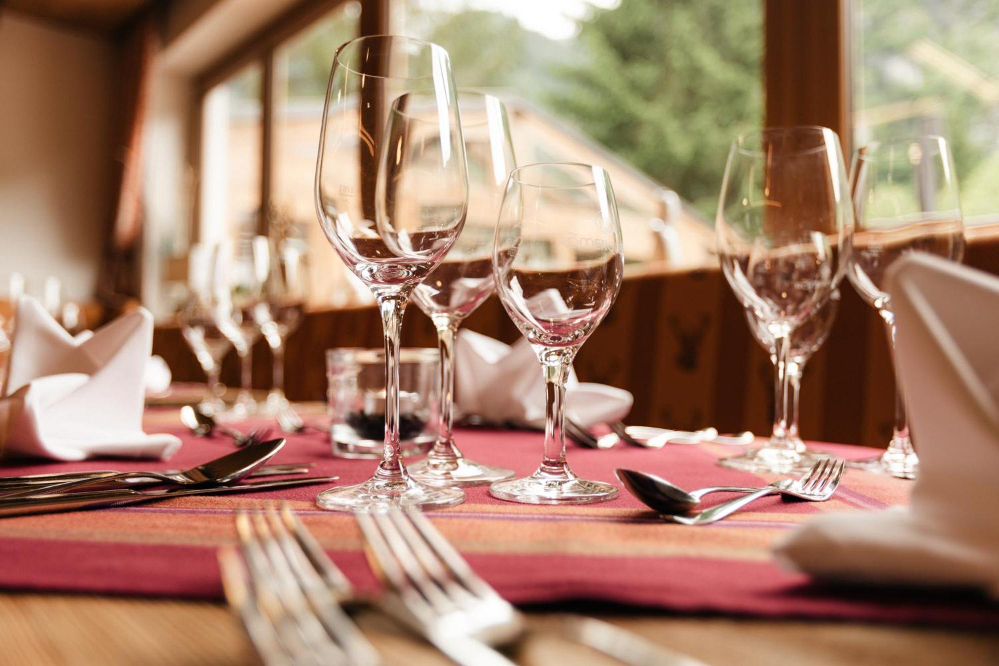 Hotel Kuenstleralm คาพรูน ภายนอก รูปภาพ