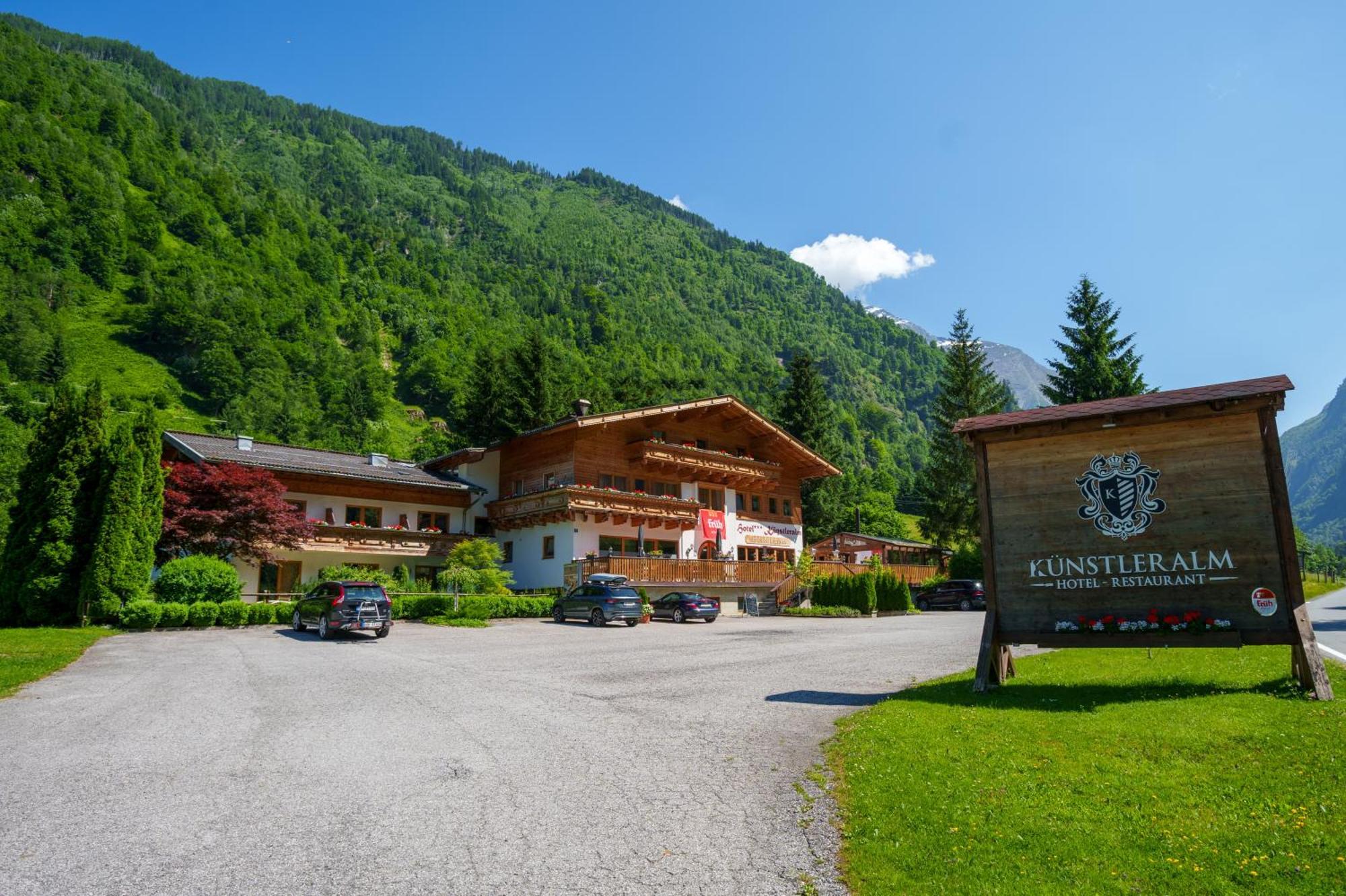 Hotel Kuenstleralm คาพรูน ภายนอก รูปภาพ
