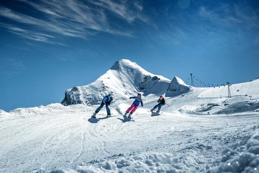 Hotel Kuenstleralm คาพรูน ภายนอก รูปภาพ