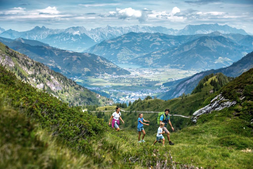 Hotel Kuenstleralm คาพรูน ภายนอก รูปภาพ