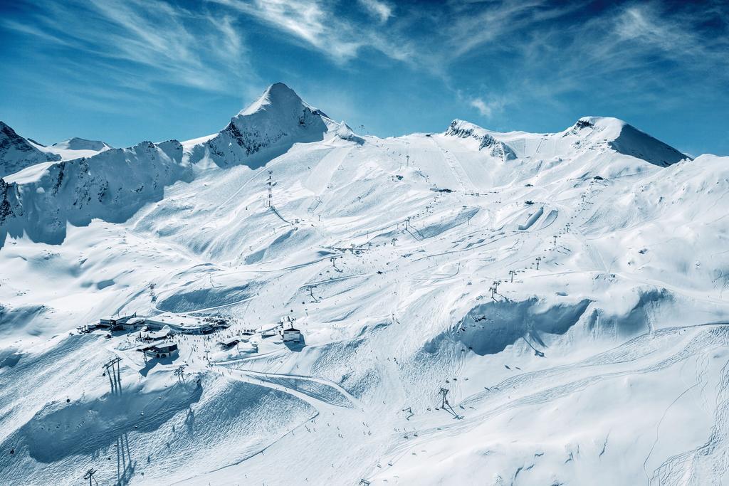 Hotel Kuenstleralm คาพรูน ภายนอก รูปภาพ