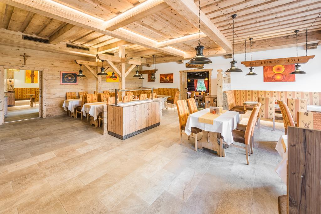 Hotel Kuenstleralm คาพรูน ภายนอก รูปภาพ