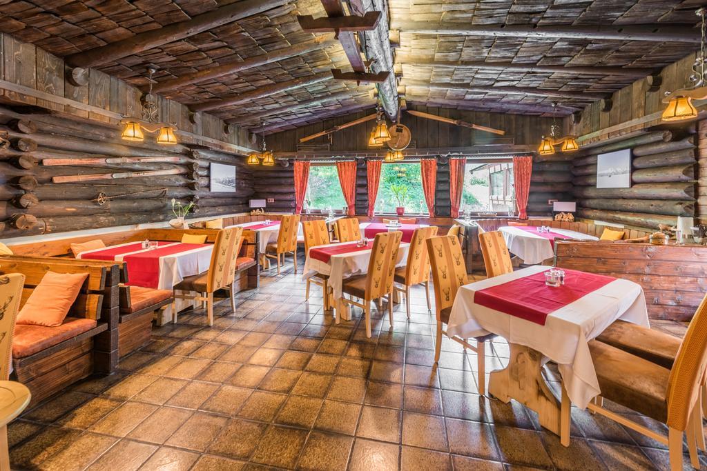 Hotel Kuenstleralm คาพรูน ภายนอก รูปภาพ