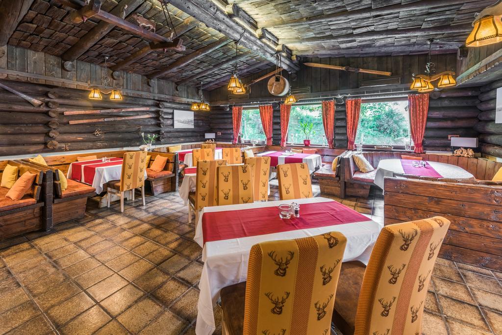 Hotel Kuenstleralm คาพรูน ภายนอก รูปภาพ